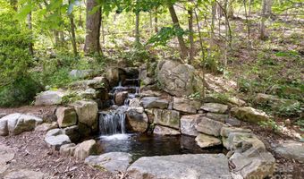 17 Bohemian Ln, Asheville, NC 28805