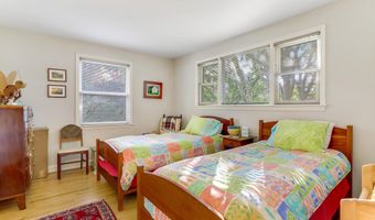 2700 N DINWIDDIE St N, Arlington, VA 22207
