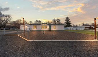 317 7th St, Benton City, WA 99320