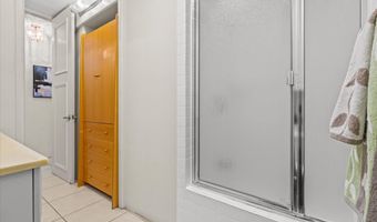 929 Ahana St 303, Honolulu, HI 96814