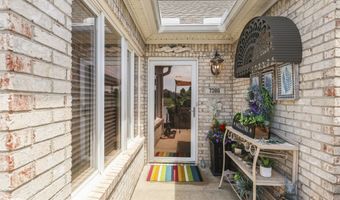 7386 Lake Lakota Pl, Indianapolis, IN 46217