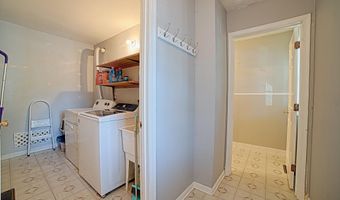 399 HILLTOP Ln, Annapolis, MD 21403
