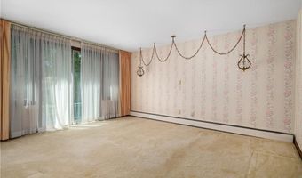 1 Rocky Crest Rd, Cumberland, RI 02864