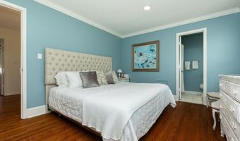 8809 SAUNDERS Ln, Bethesda, MD 20817