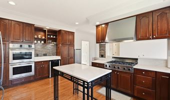 309 High Blf, Aurora, OH 44202