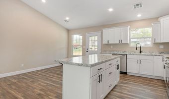 215 W Cofield St, Aurora, MO 65605