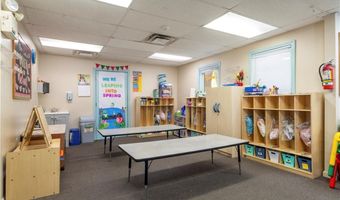 1326 Plainfield St, Cranston, RI 02920