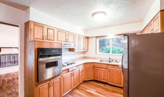 834 NE 11th St, Bend, OR 97701