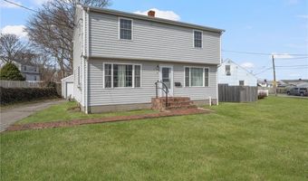 4 Halsey Ave, Middletown, RI 02842