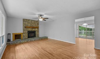 20 Summit Dr, Arden, NC 28704