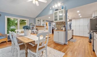 5 Myrtle Dr, Acton, MA 01720
