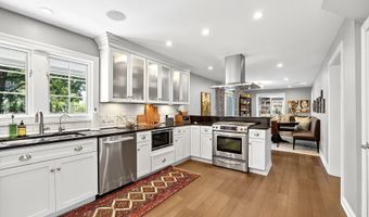 2069 Upper Chelsea Rd, Columbus, OH 43221