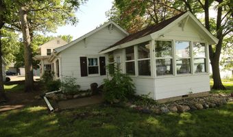 162 Pillsbury Pt, Arnolds Park, IA 51331