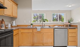 20637 NW PAINTED MOUNTAIN Dr, Beaverton, OR 97006