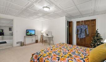 3427 E Dobson Pl, Ann Arbor, MI 48105