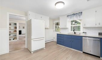 103 BIRCHWOOD Dr, North Kingstown, RI 02852