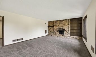 108 Hidden Meadow Rd, Apple Valley, MN 55124