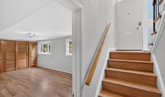 10228 HATHERLEIGH Dr, Bethesda, MD 20814