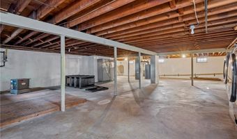 35 Greenfield Rd, Cumberland, RI 02864