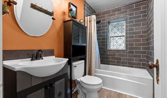 7258 Mackenzie Rd, Affton, MO 63123