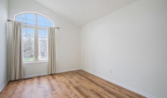 5660 Versailles Ave, Ann Arbor, MI 48103