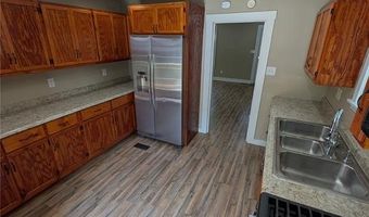 647 Oakwood Ave, Alton, IL 62002