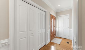 8 Sweet Gum Dr, Asheville, NC 28805