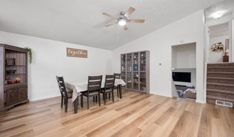 8556 Green Valley Dr, Indianapolis, IN 46217