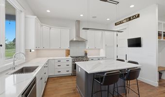 2985 127th Dr, Amana, IA 52203