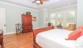 170 Fallen Oak Dr, Brandon, MS 39047