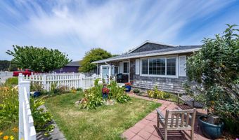 870 11TH St SW, Bandon, OR 97411