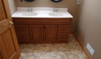2933 Ashley Dr, Adrian, MI 49221