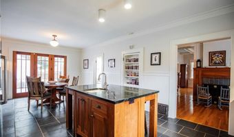 901 McCollum Dr, Bentonville, AR 72712