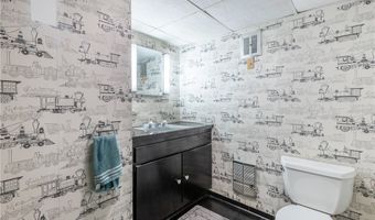 63 Hunters Ln, Amherst, NY 14221