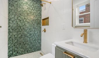 9038 LYKENS Ln, Philadelphia, PA 19128