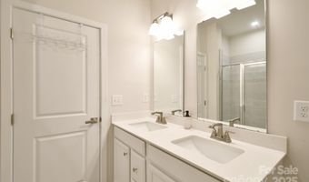 453 Spearfield Ln, Charlotte, NC 28205
