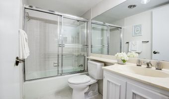 1101 S ARLINGTON RIDGE Rd S 208, Arlington, VA 22202