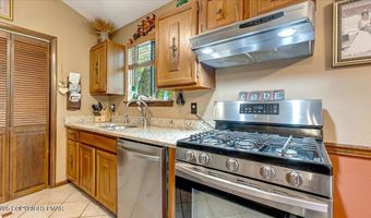 222 Keats Ln, Albrightsville, PA 18210