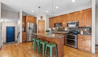 11614 Laketowne Vw, Albertville, MN 55301