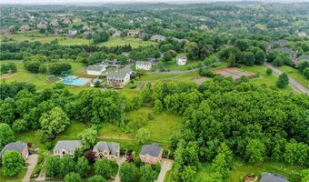 114 Golfview Dr, Adams Twp., PA 15044