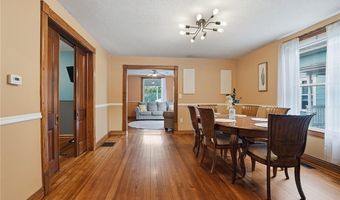 1115 7th St, Baldwin City, KS 66006