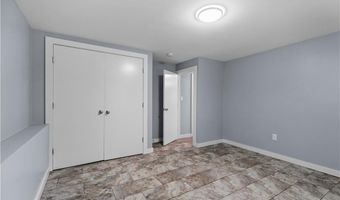 132 Maple Ave, Middletown, RI 02842