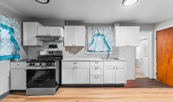 67 Elm St, Andover, NJ 07801