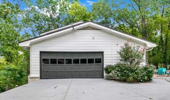 813 Lakeshore Dr, Berkeley Lake, GA 30096