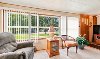 740 E Powers St, Albany, IN 47320