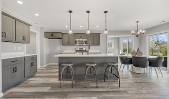 5165 Greyson Heights Dr, Auburn, IN 46706