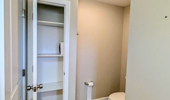 15 Old Oak Dr 15, Brookfield, CT 06804