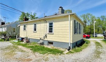 569 Broadway St, Austin, IN 47102