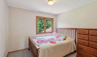 32335 Wildwood Dr, Adel, IA 50003