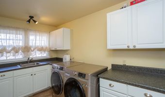 912 S 6th St, Artesia, NM 88210